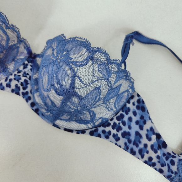Victoria's Secret Blue Lace Leopard Print Balconette Bra, Sz 32B - Picture 4 of 12
